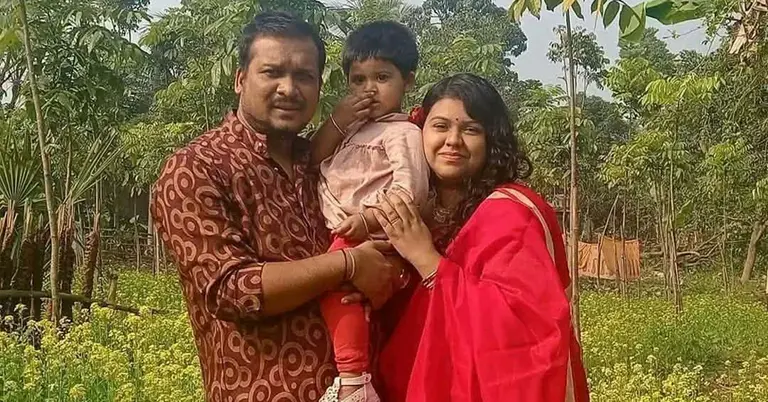 স্ত্রী-সন্তানসহ দেবাশীষ